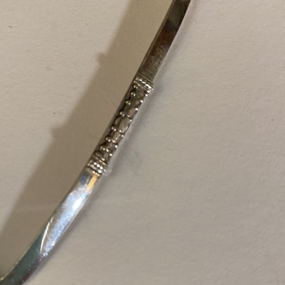 Sarda Sterling V neck choker - Picture 7 of 7